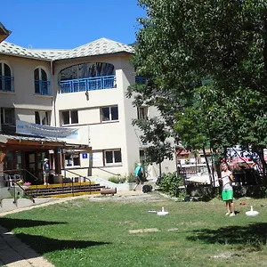 Le Rabuons Hotel